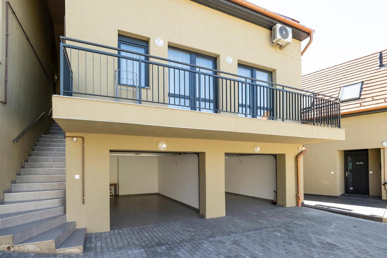 Star Apartman Eger Exterior photo